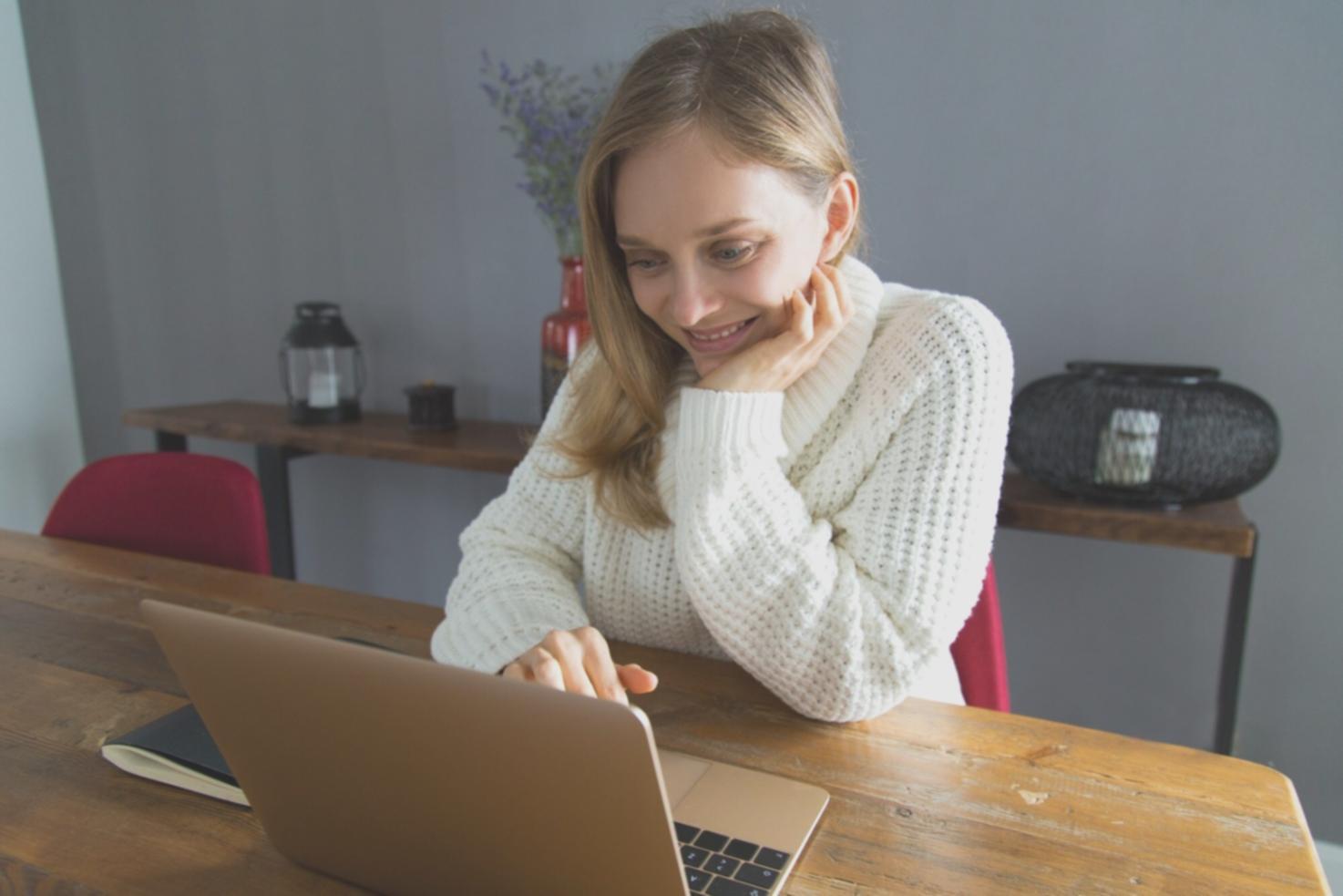 Lernende beim Training mit digitaler Unterstützung